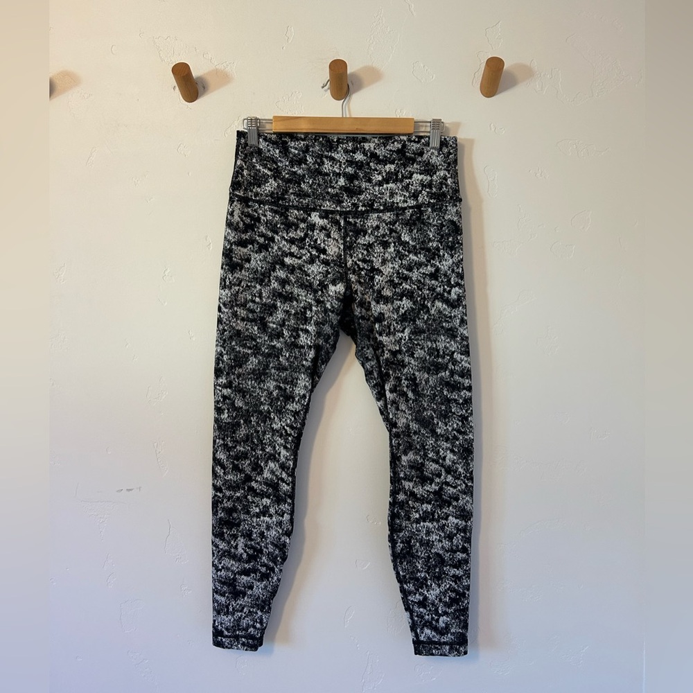 Lululemon Wunder Under Leggings Sz 12 Black White Pattern 28” Inseam